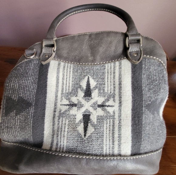 *RARE* Roots x Pendleton grey smoke bag...only one. Very collectible. - Picture 4 of 9